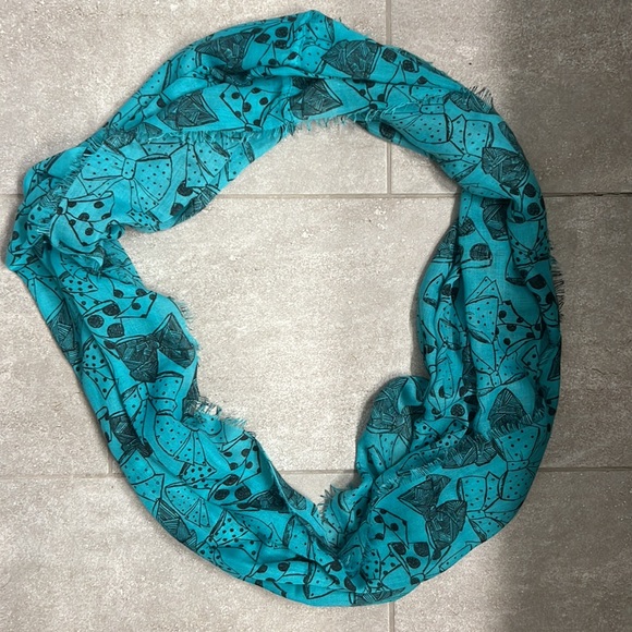🎀 BCBGeneration Bow Infinity Scarf 🎀 - Picture 3 of 4
